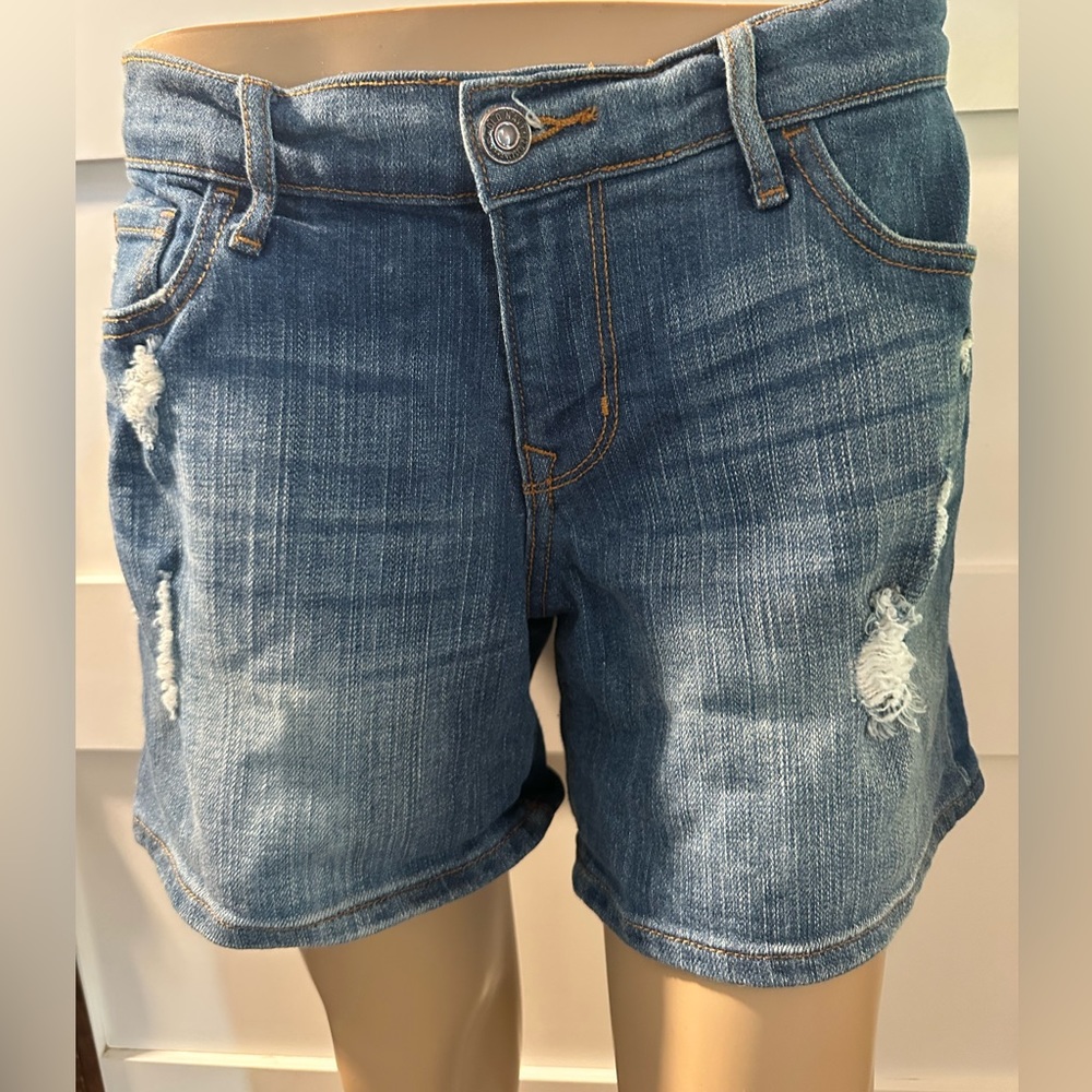 Old Navy Boyfriend Distressed Denim Shorts Size 4 Light Wash Casual